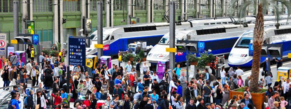 adjust_railway_station__paris